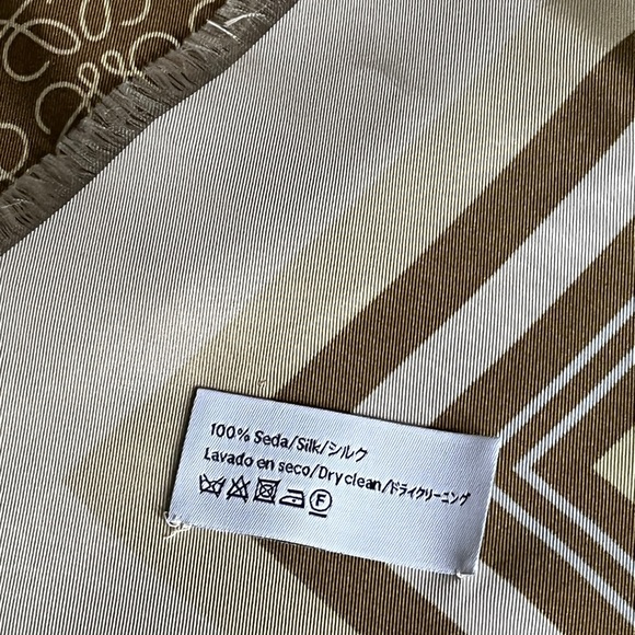 LOEWE Big Square Scarf - Picture 4 of 4